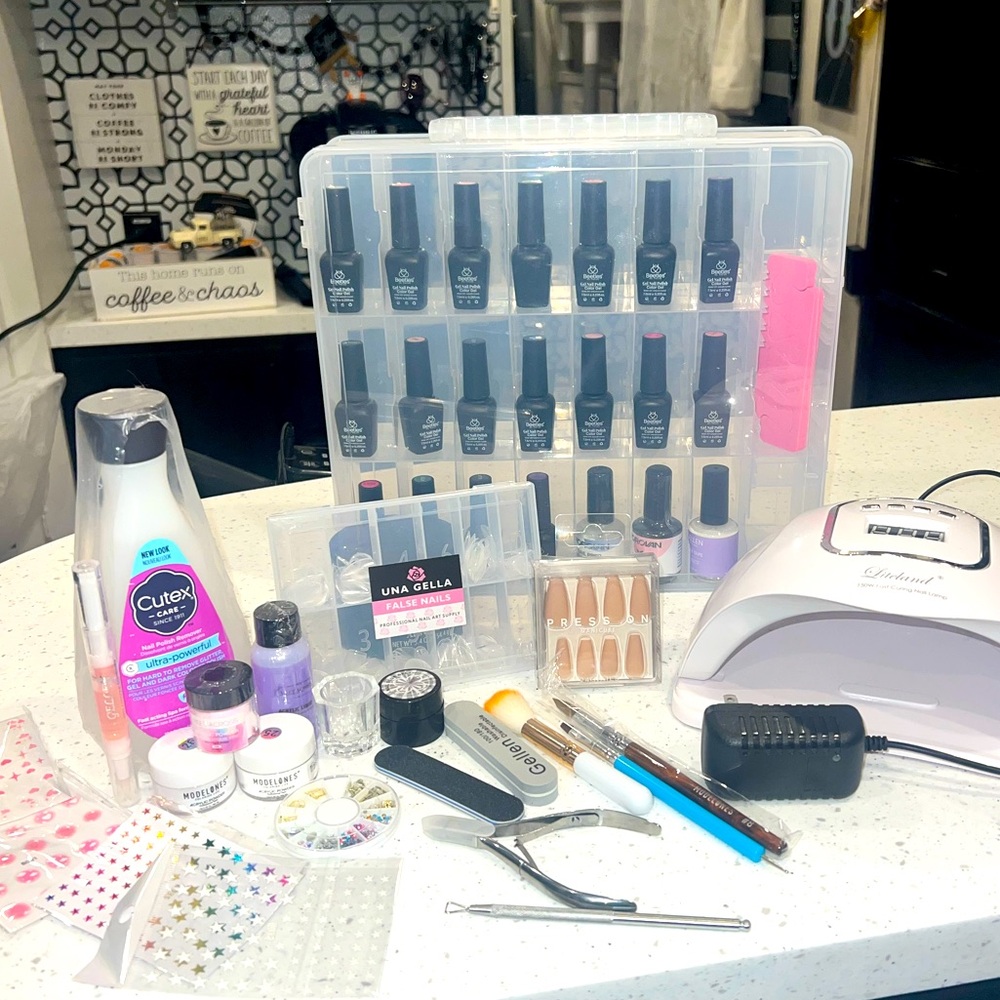 Nail Art Kit With Gel Polishes And Tools
